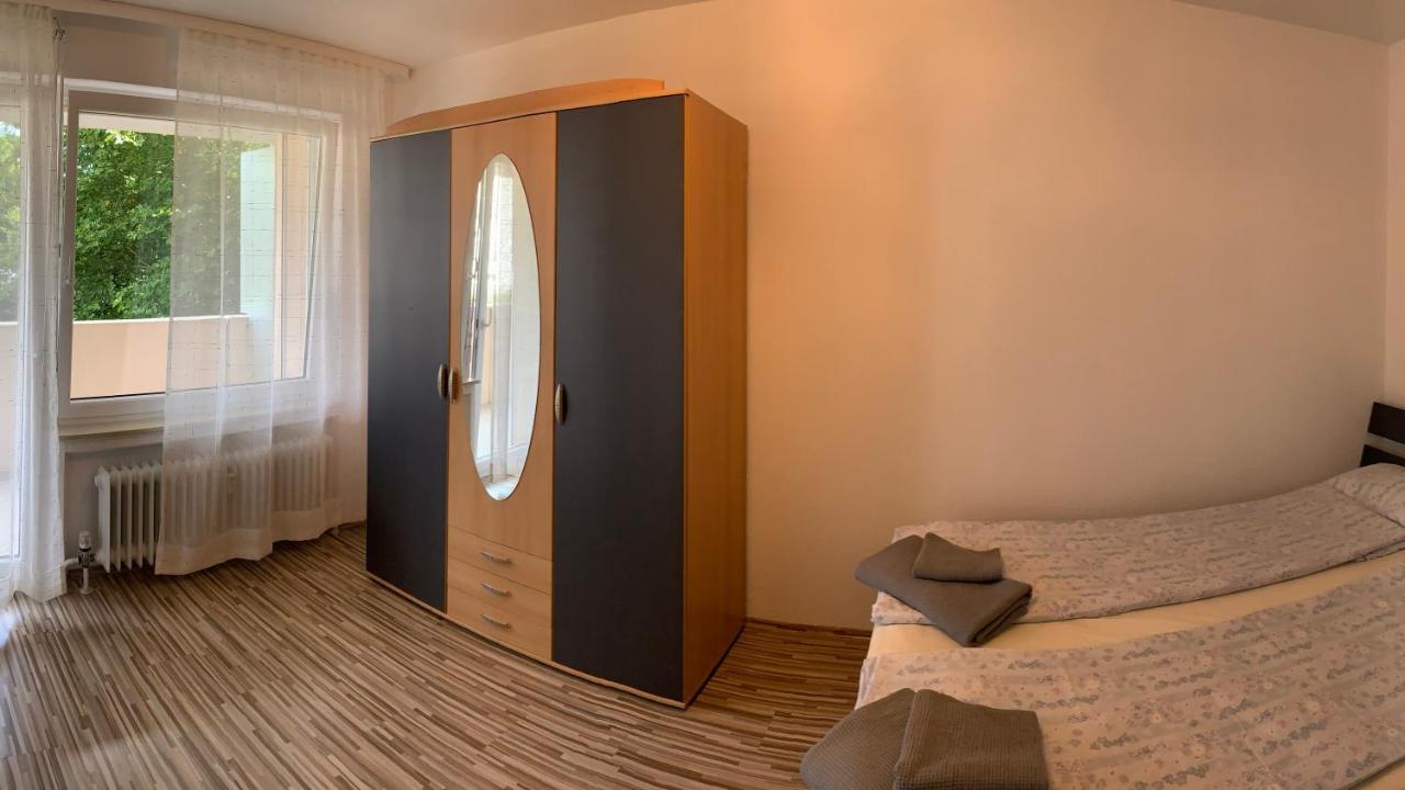 Grosse Und Helle Ferien Wohnung Mit Parkplaetzen Laufenburg Exterior photo